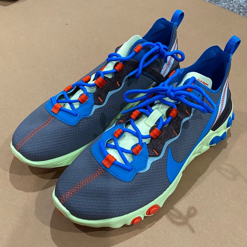 NEVER WORN Nike React